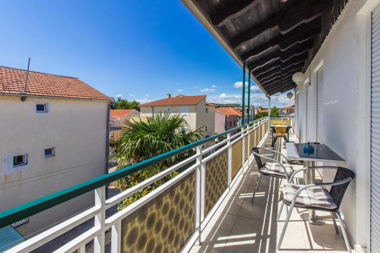 Apartments Rino Vodice Bagian luar foto
