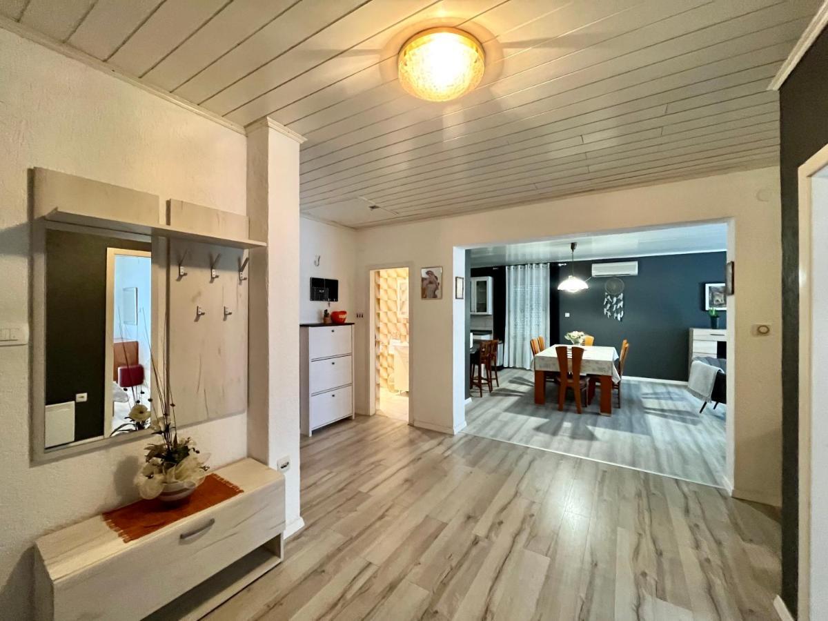 Apartments Rino Vodice Bagian luar foto