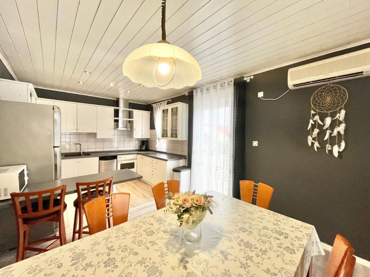 Apartments Rino Vodice Bagian luar foto