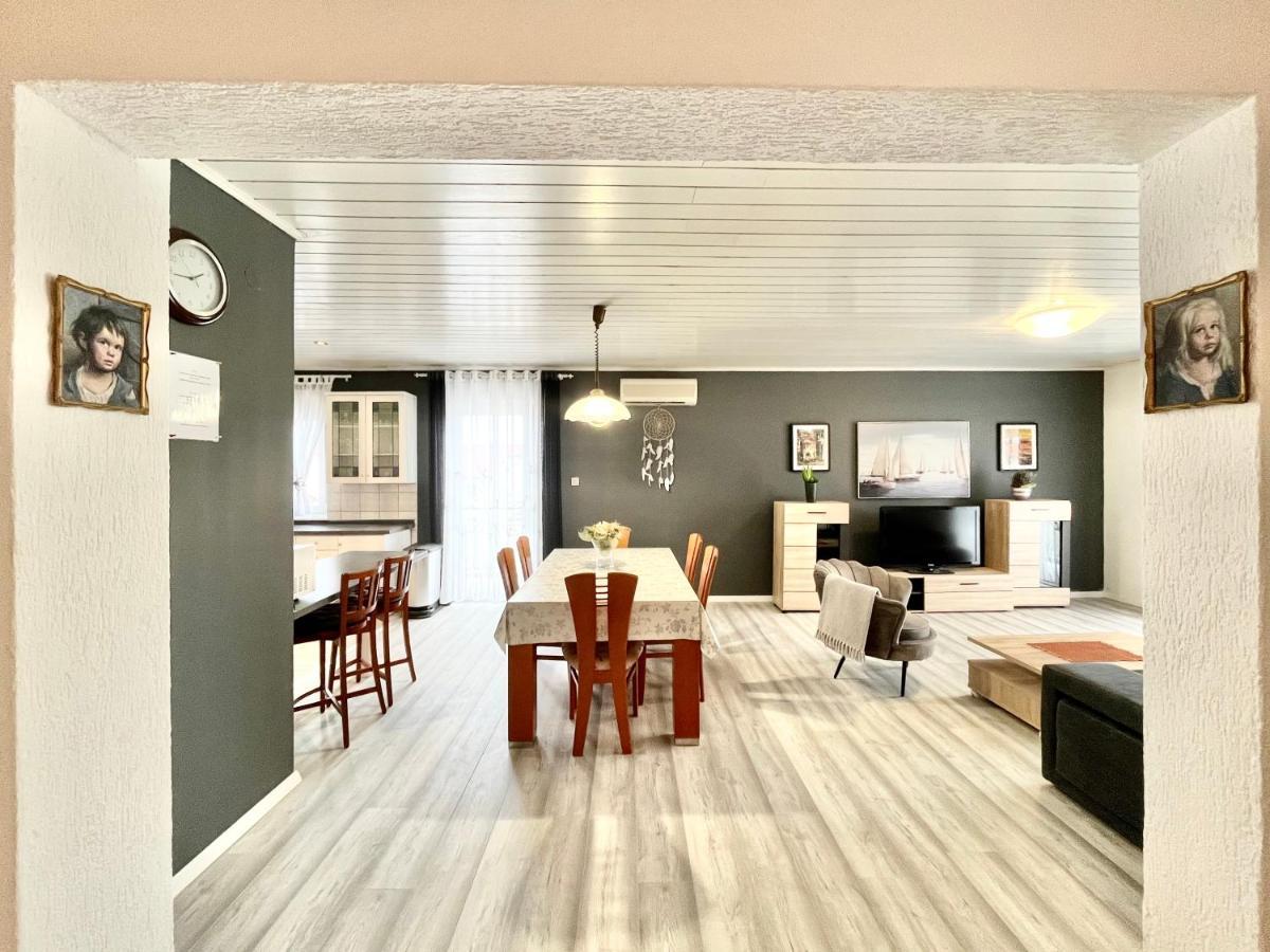 Apartments Rino Vodice Bagian luar foto