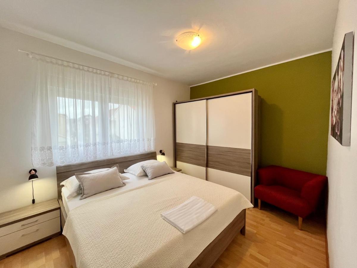 Apartments Rino Vodice Bagian luar foto