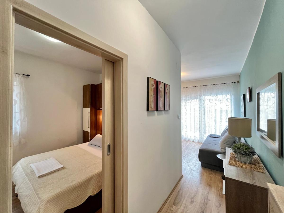 Apartments Rino Vodice Bagian luar foto