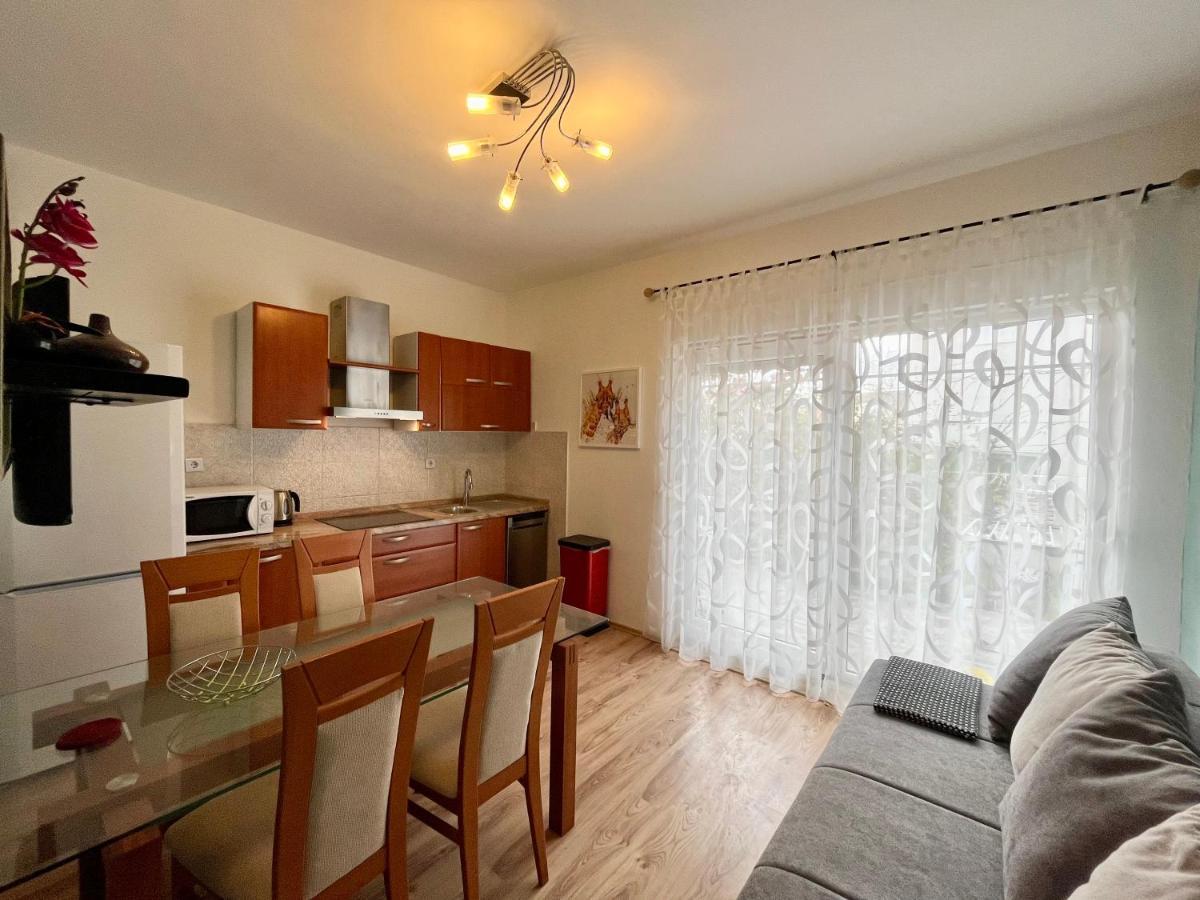 Apartments Rino Vodice Bagian luar foto