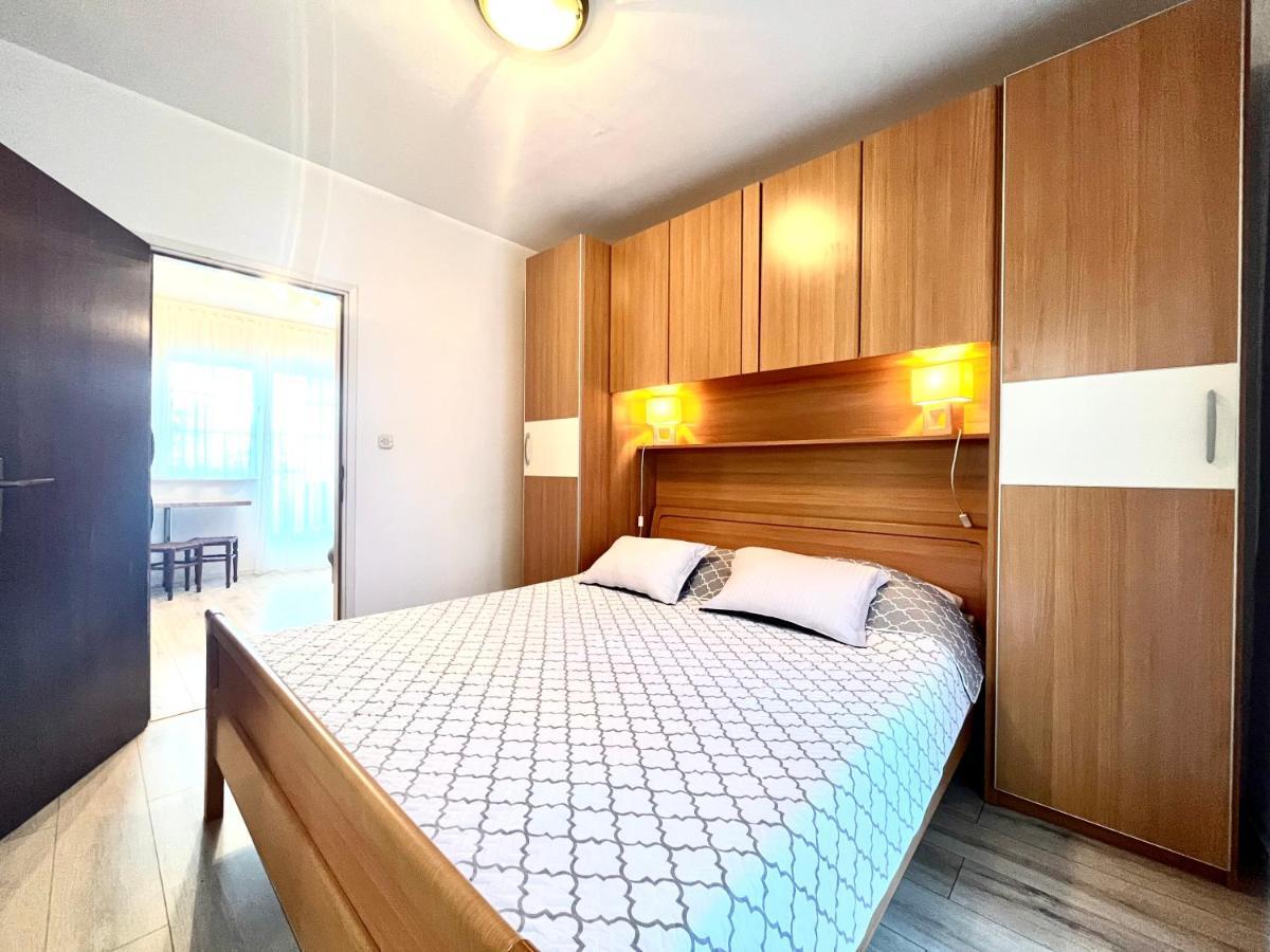Apartments Rino Vodice Bagian luar foto