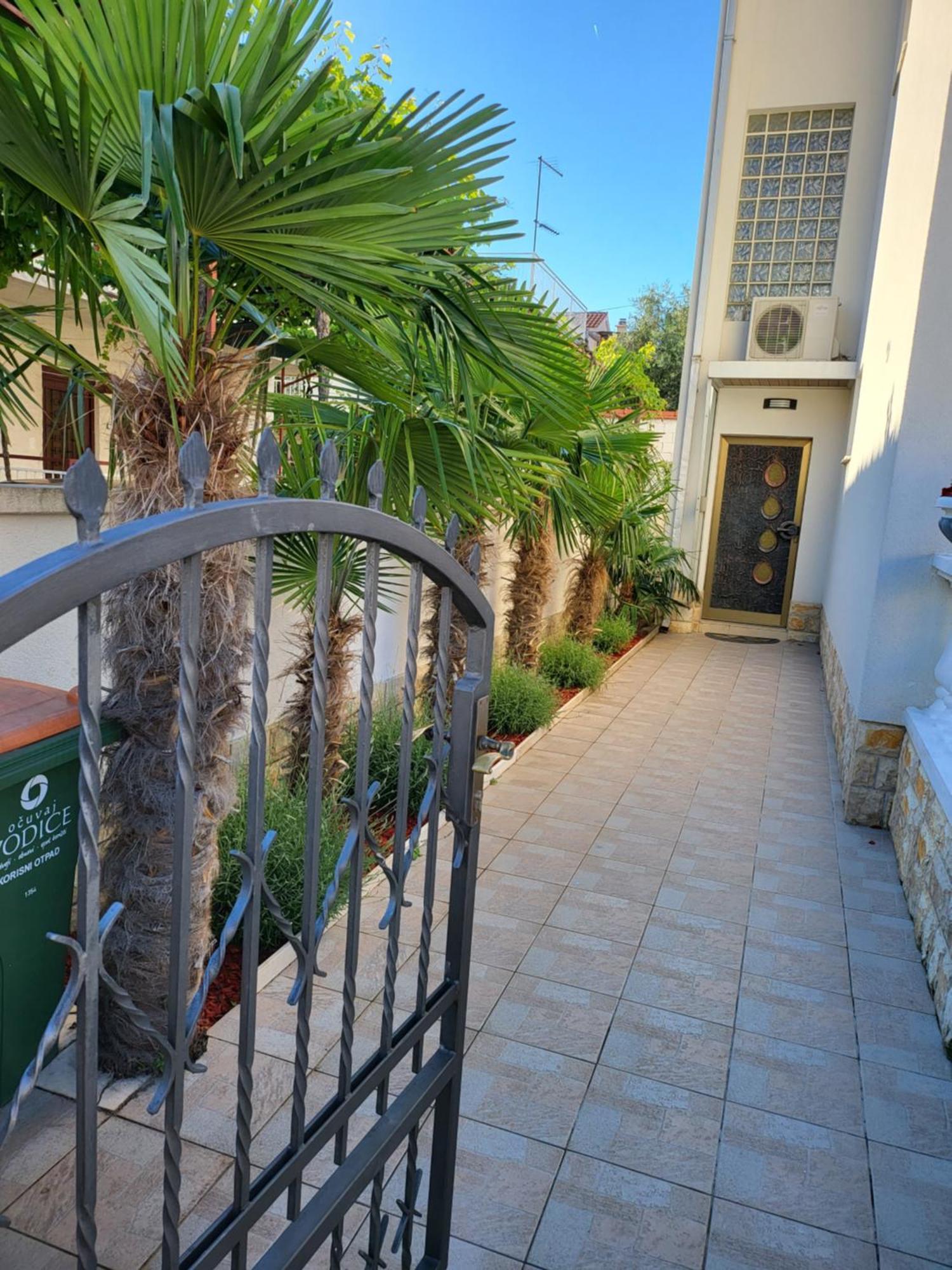 Apartments Rino Vodice Bagian luar foto