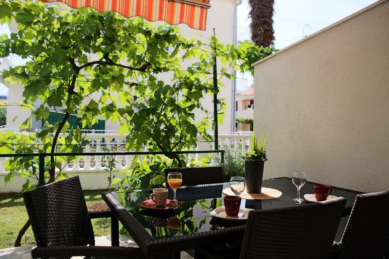 Apartments Rino Vodice Bagian luar foto